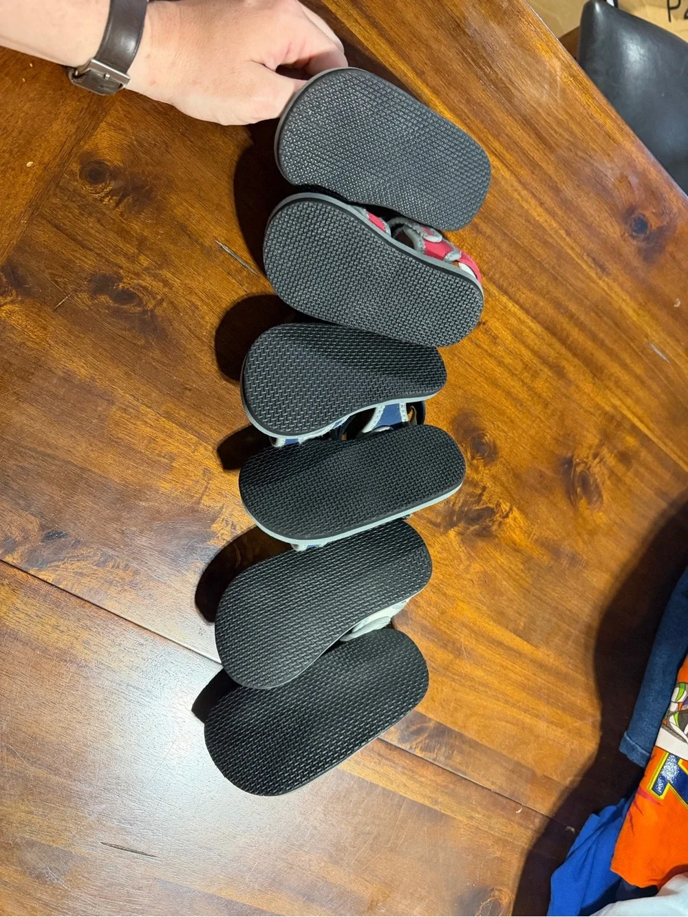 Old Navy Kids Outdoor Hook-and-Loop Sandals in Gray and Pink